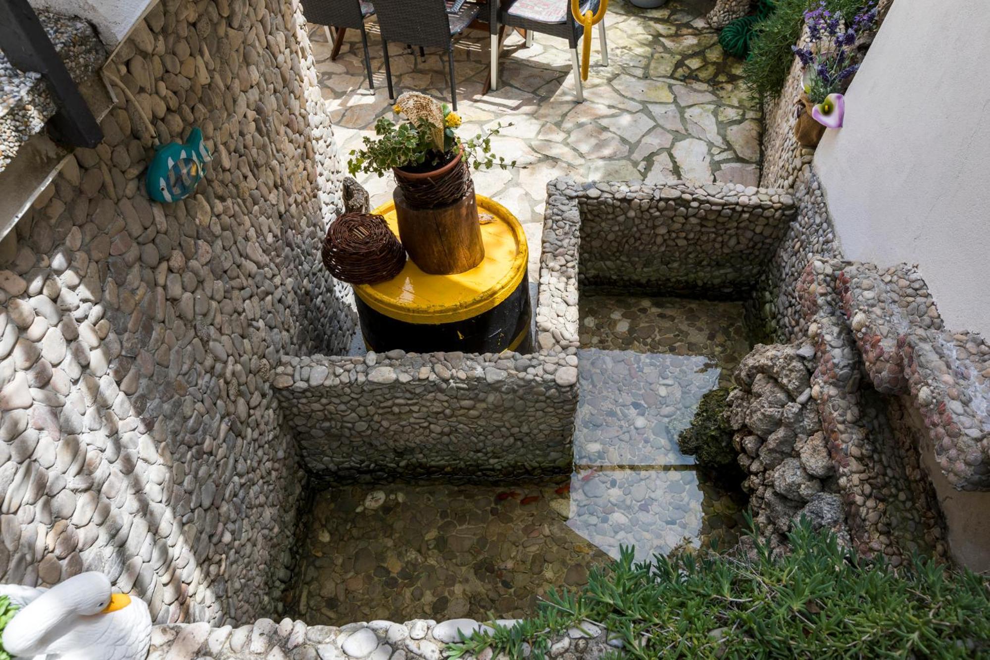 Apartmani I Soba Roberto I Mirjana Valun Exterior foto